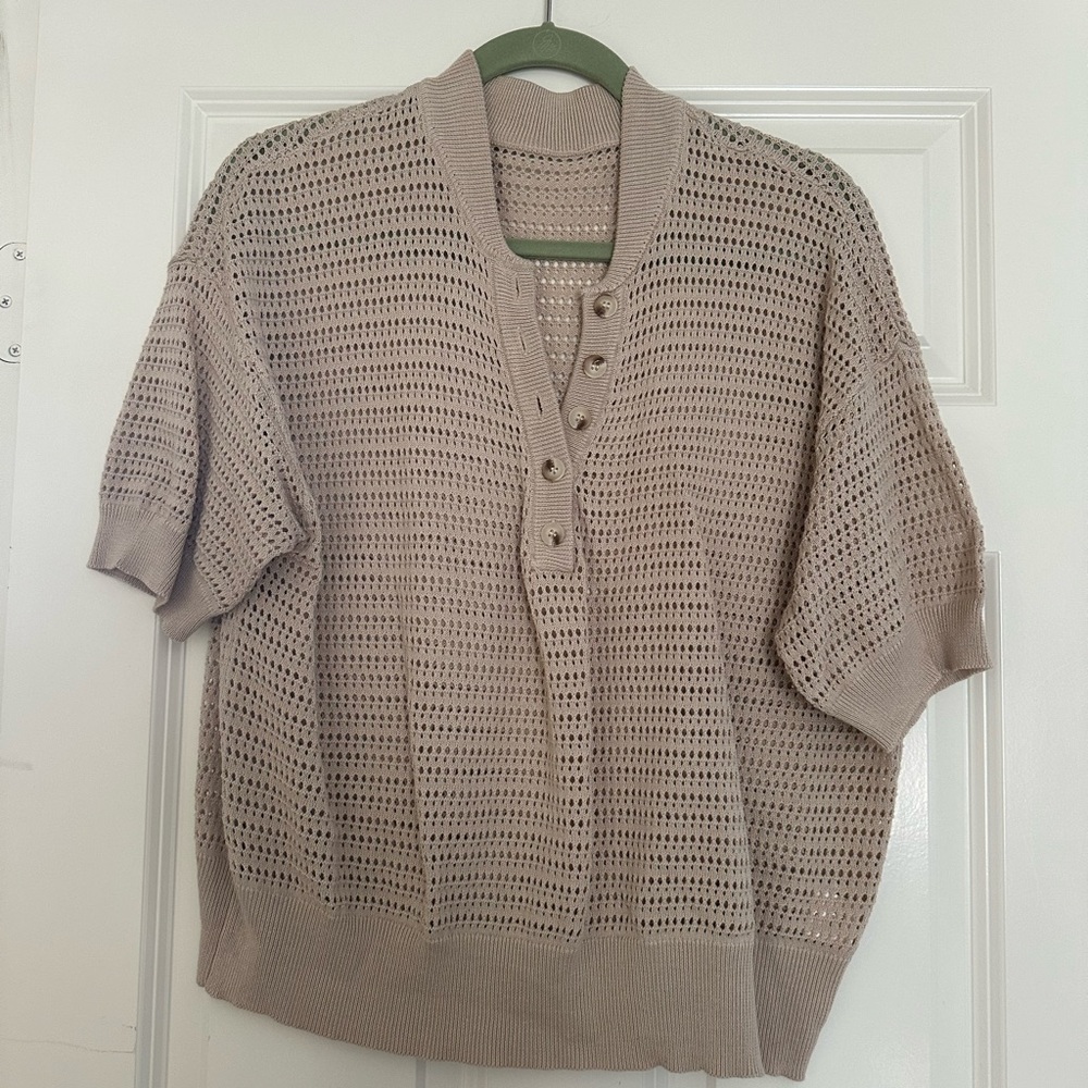 Woman’s Beige Sweater short sleeve